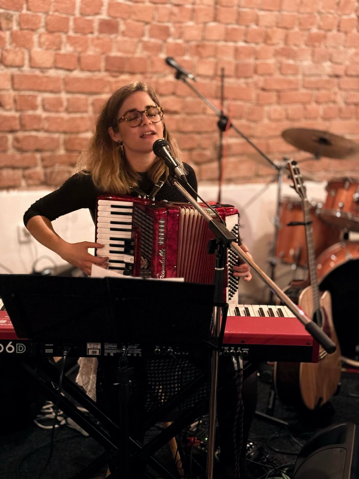 VILA LIVE: David Kozák a Dva dny pěšky + Adéla Černíková